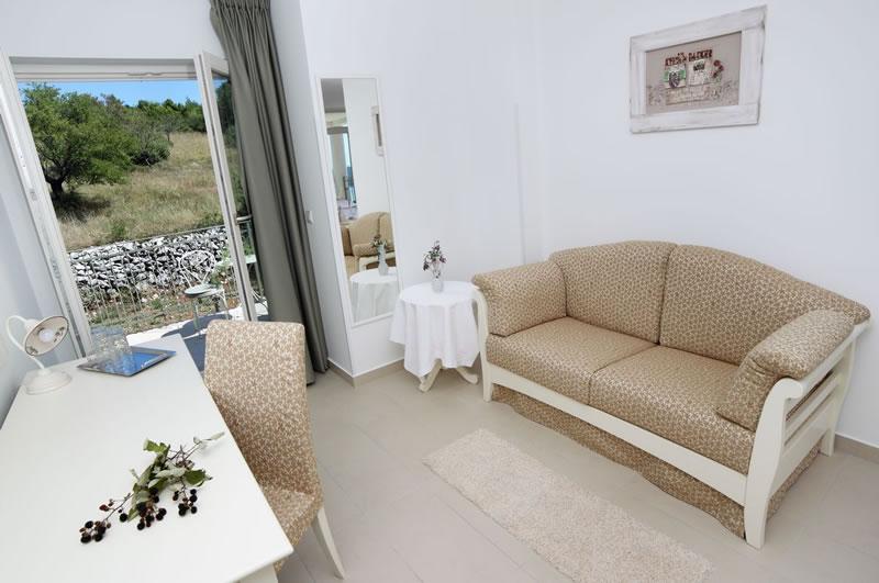 Mali hotel,restaurant & Spa "Villa Štefanija"