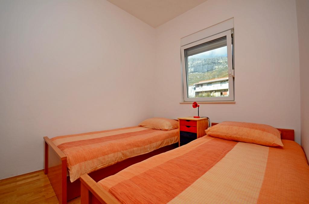 Apartment with sea view