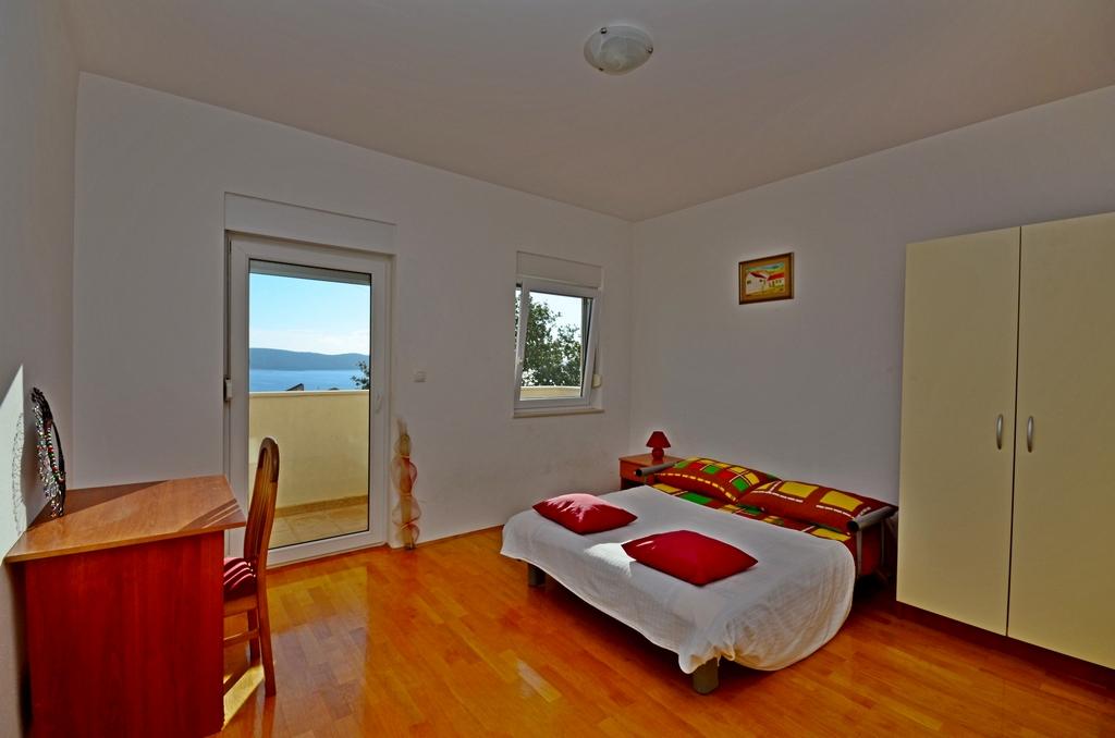 Apartment with sea view
