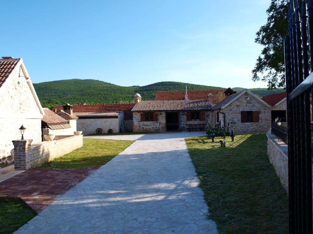 Seosko gospodarstvo Mićanovi Dvori