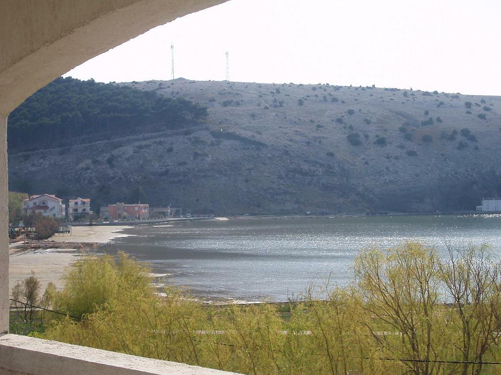 Apartmani Sandra, Lopar