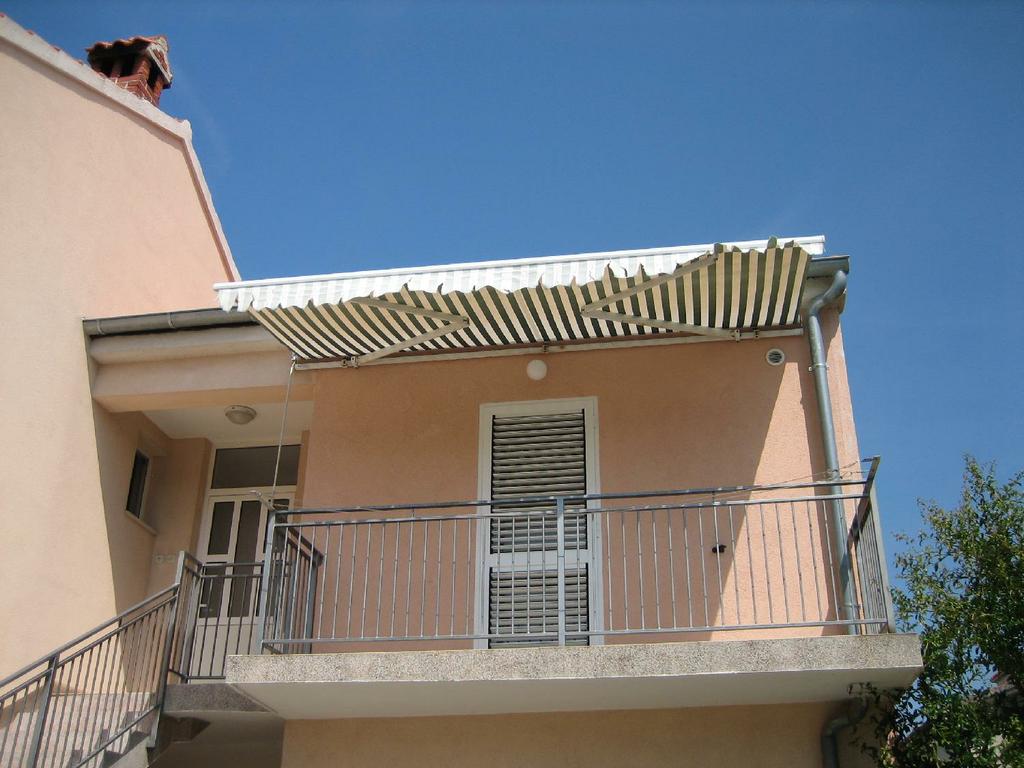 Quiet apartment for two near the beach and the center