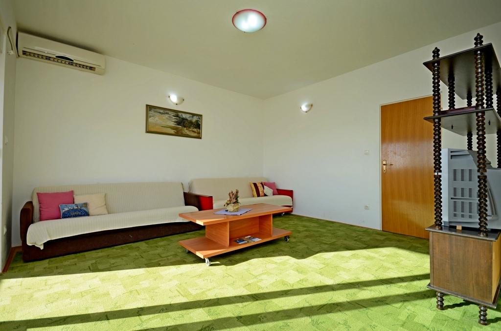 Apartment with sea view