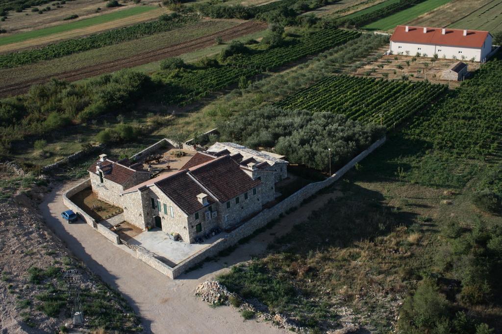 Roca, kuća dalmatinskog pršuta