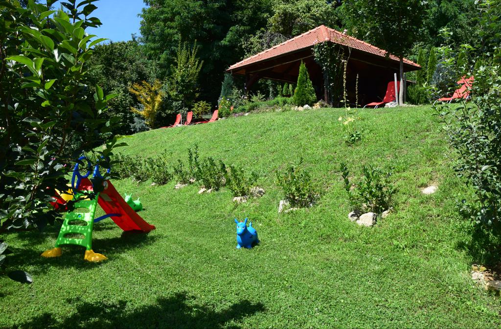 Spazio per le celebrazioni "Dedina sjenica", Zagabria