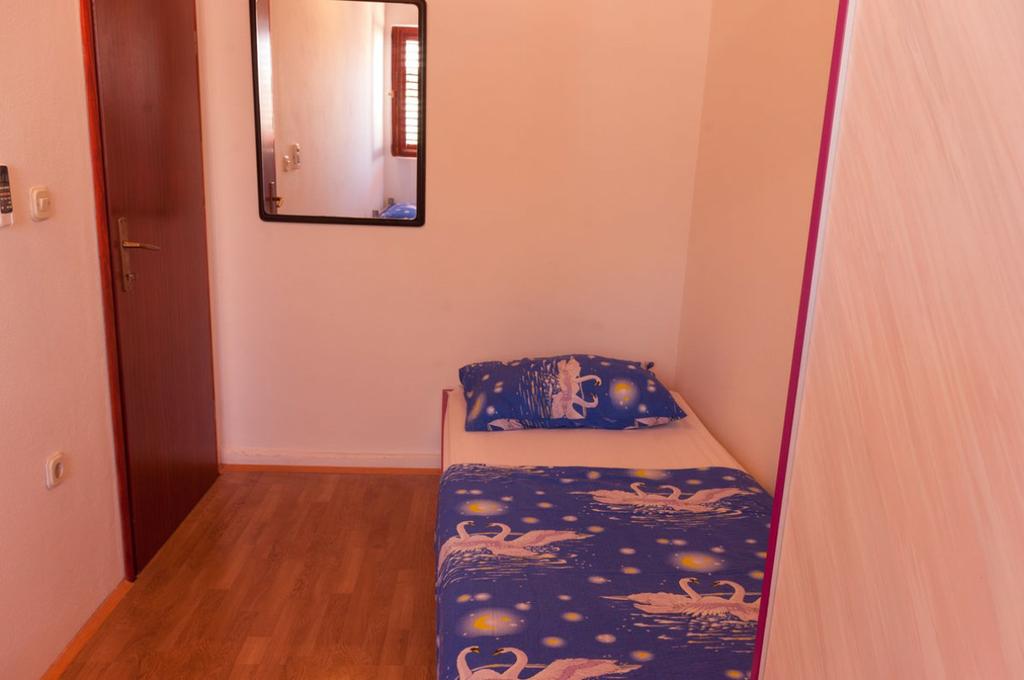 4 Zimmer 8 Betten in der Mitte