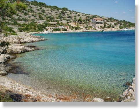 Mediterraneo - apartmani s bazenom