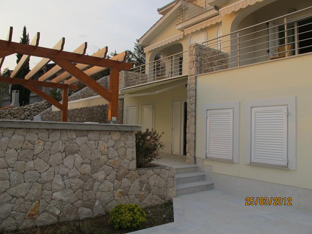 Apartmani Familia Rina