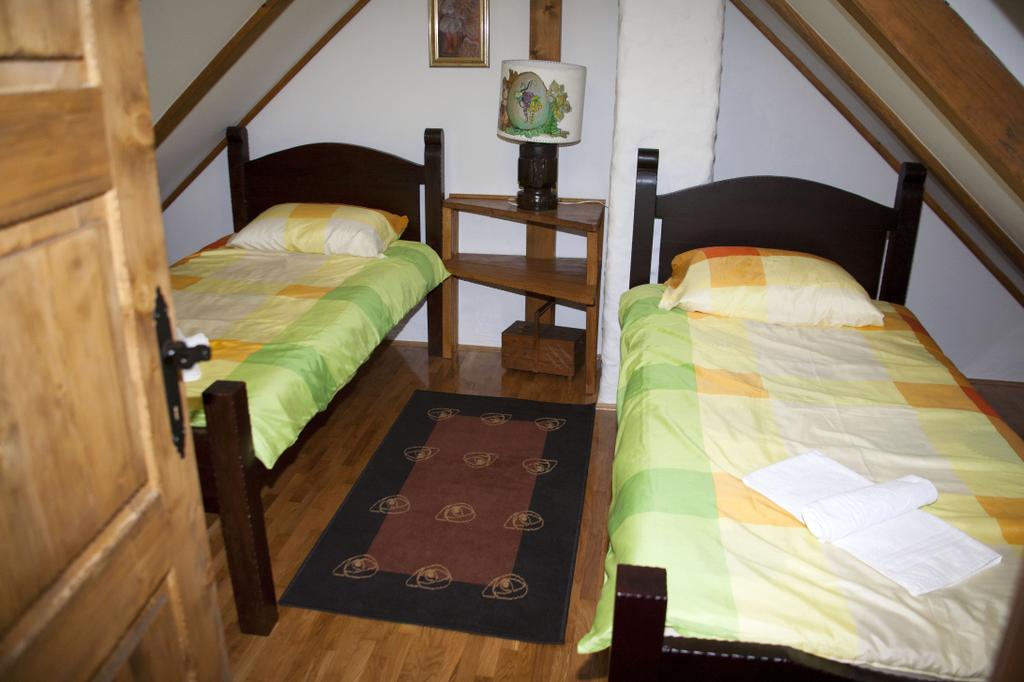 Holiday house and celebrations Green Paradise