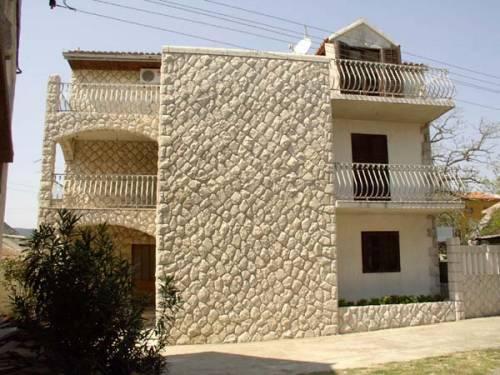 Apartments Vini und John