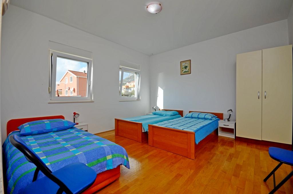 Apartment with sea view