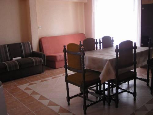 Apartman Vesna, Vir