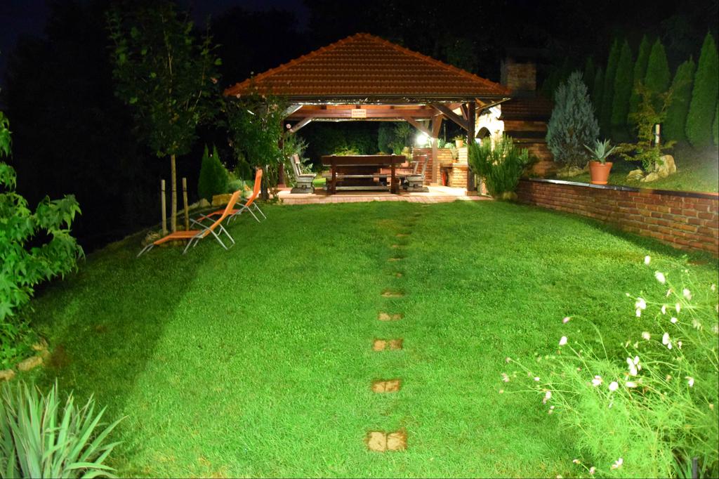 Spazio per le celebrazioni "Dedina sjenica", Zagabria