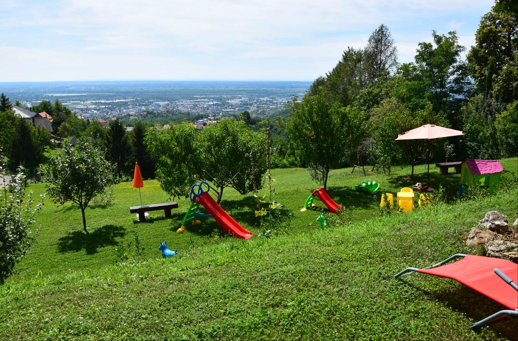Spazio per le celebrazioni "Dedina sjenica", Zagabria