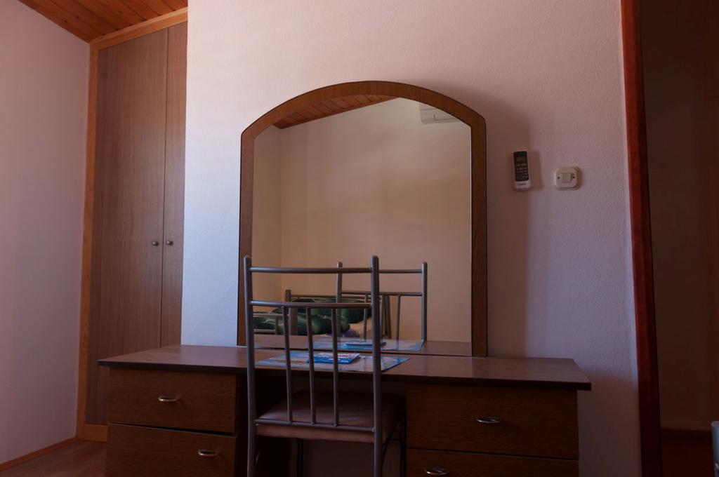 4 Zimmer 8 Betten in der Mitte