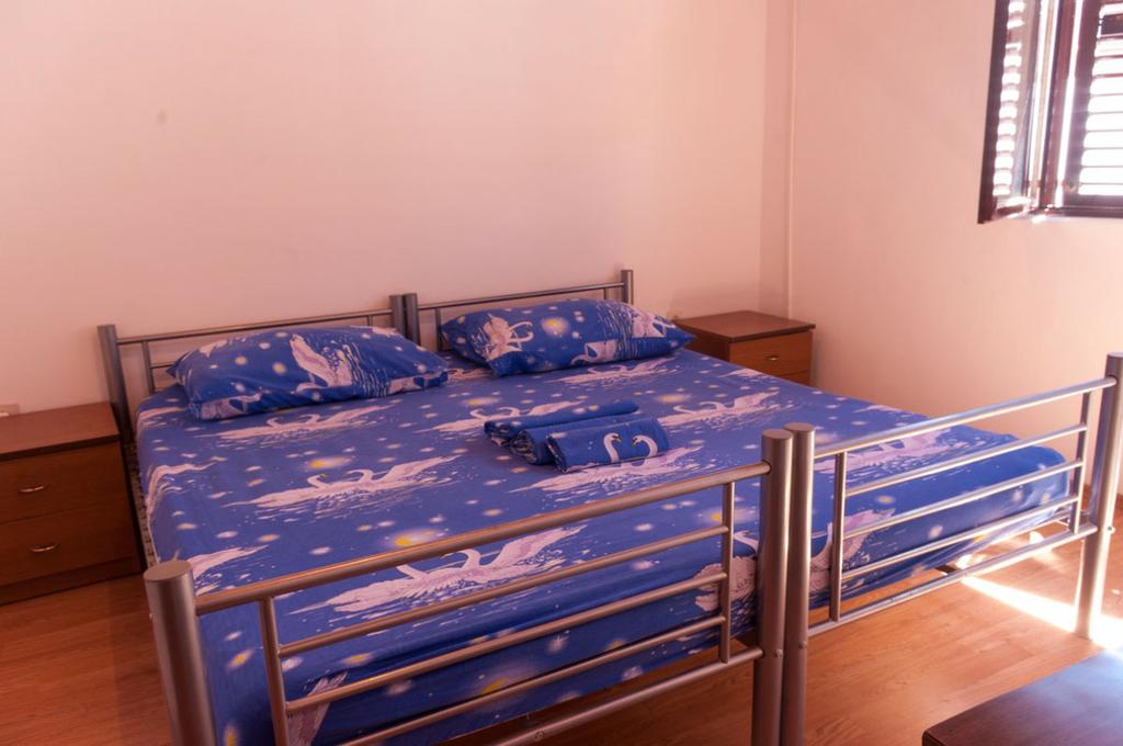 4 Zimmer 8 Betten in der Mitte