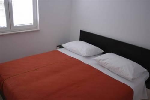 Pakostane apartments Di-Ana