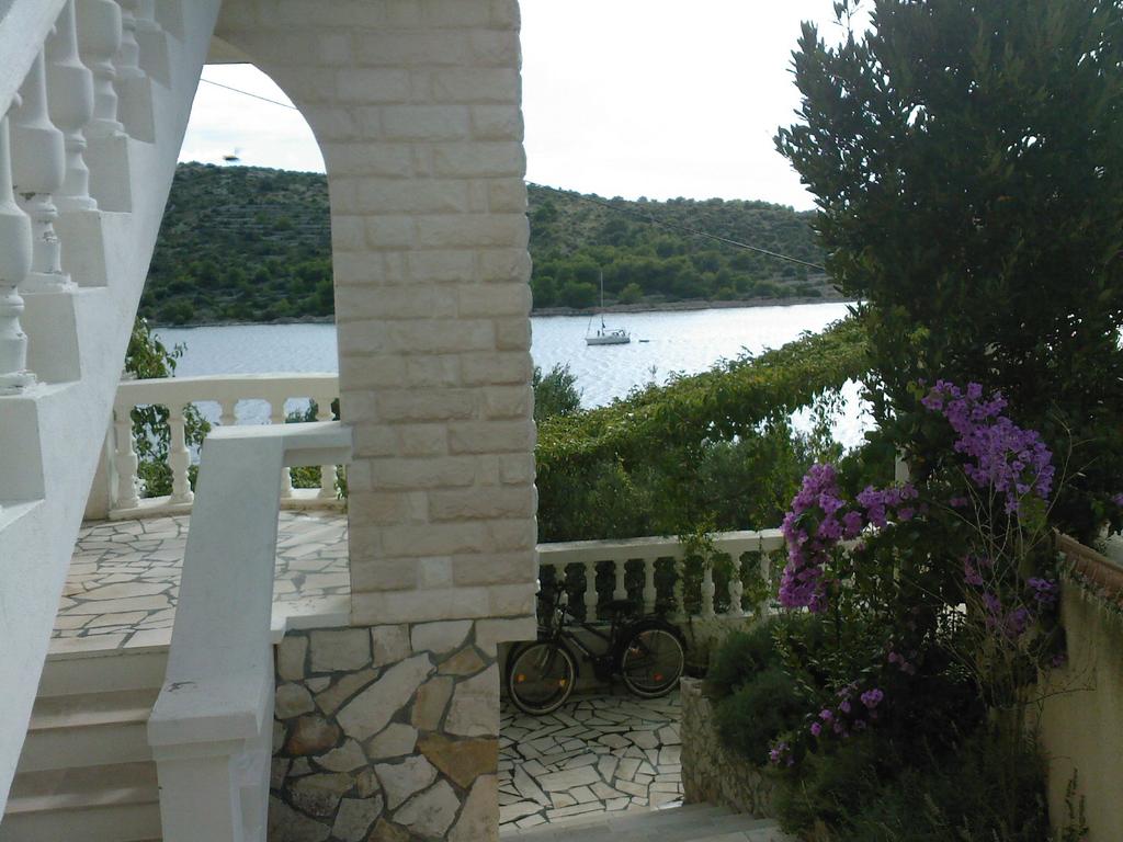 Insel Kaprije,Unterkunft 12 Eur/Pers,Strand+Liegenplatz fur Ihr Boot