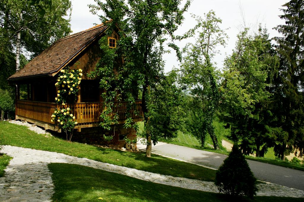 Vinarija, pansion & restaurant "Vuglec Breg"