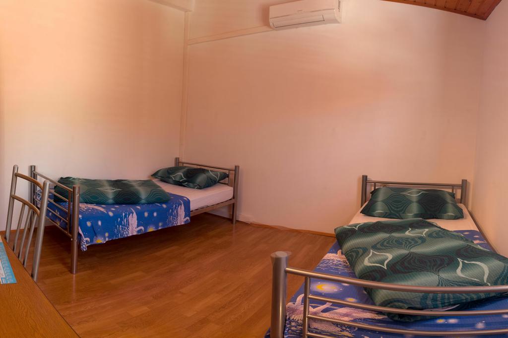 4 Zimmer 8 Betten in der Mitte
