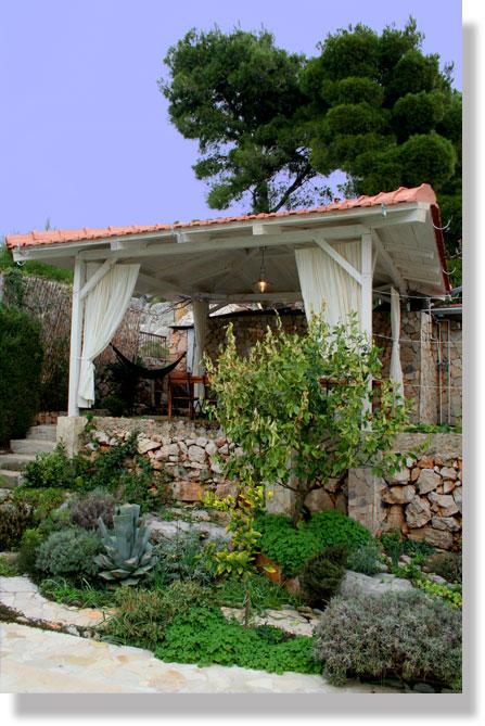 Mediterraneo - apartmani s bazenom