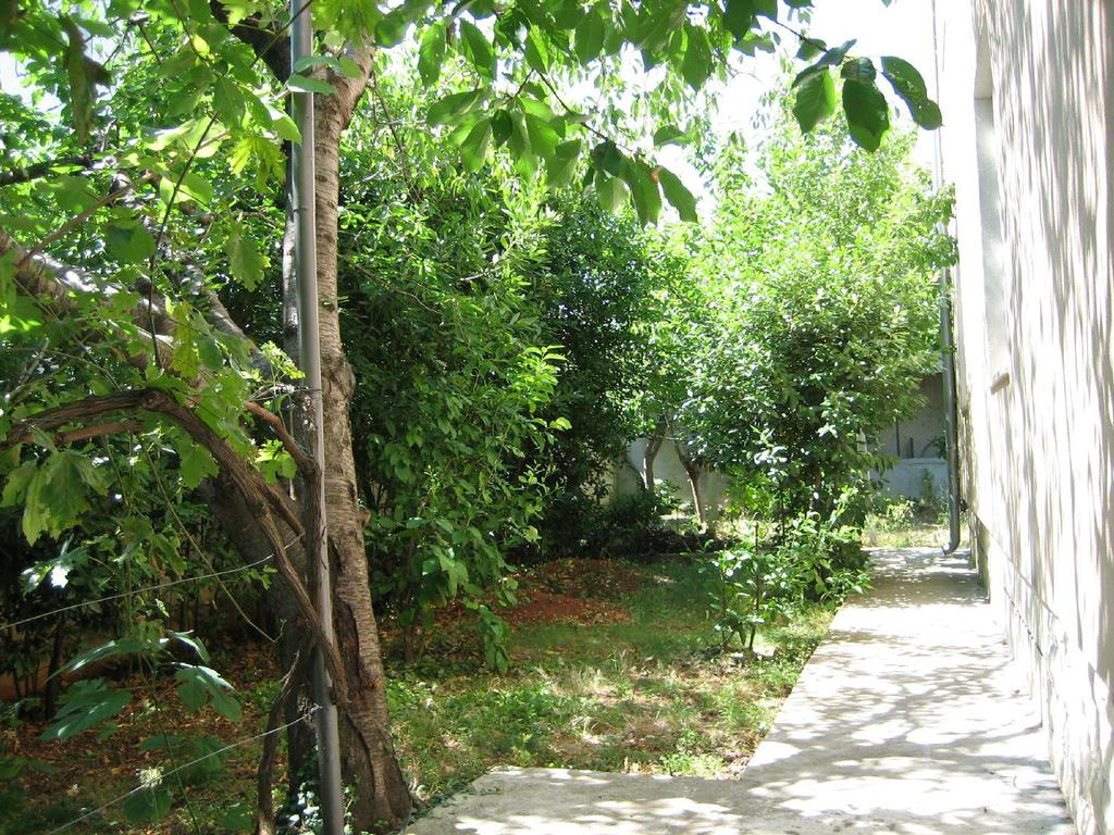 Quiet apartment for two near the beach and the center