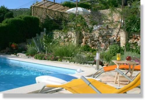 Mediterraneo - apartmani s bazenom