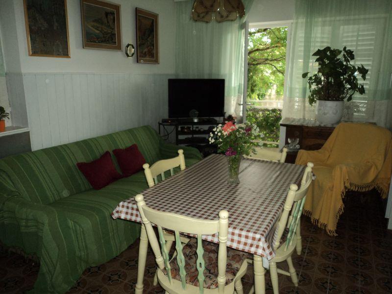 Apartment '' Lovely Almissa ''