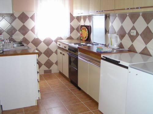 Apartman Vesna, Vir