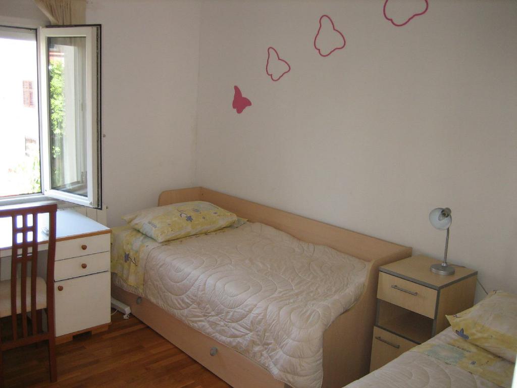 Quiet apartment for two near the beach and the center