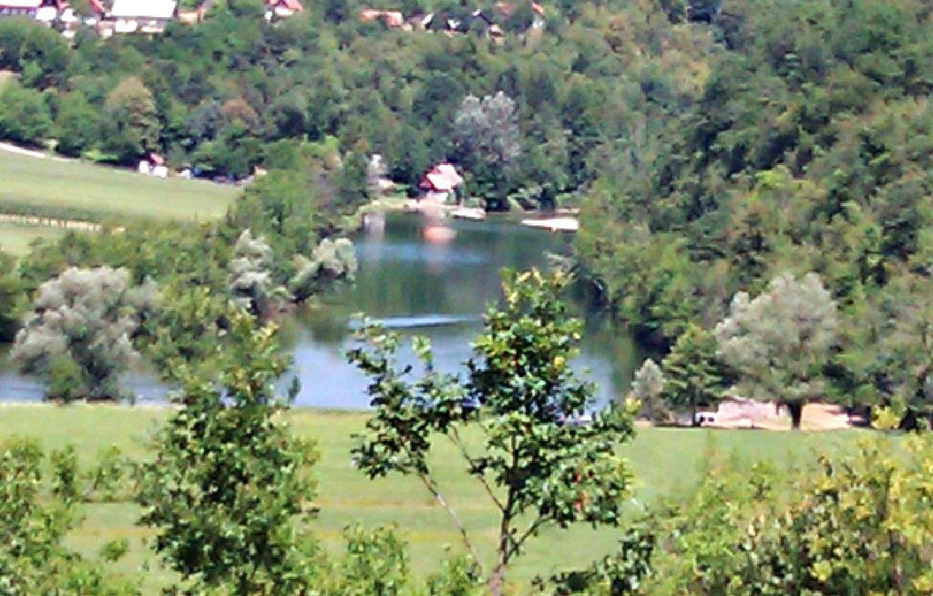 Kuća za odmor pokraj rijeke Kupe
