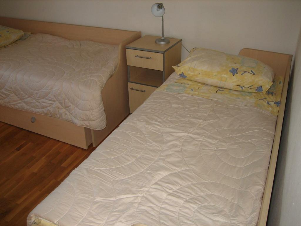 Quiet apartment for two near the beach and the center