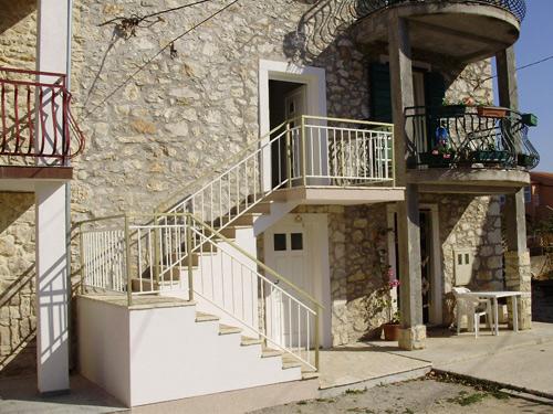 APPARTAMENTO / CASA 2 + 2 Zablaće - ŠIBENIK