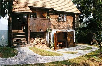 Etno house under Okić