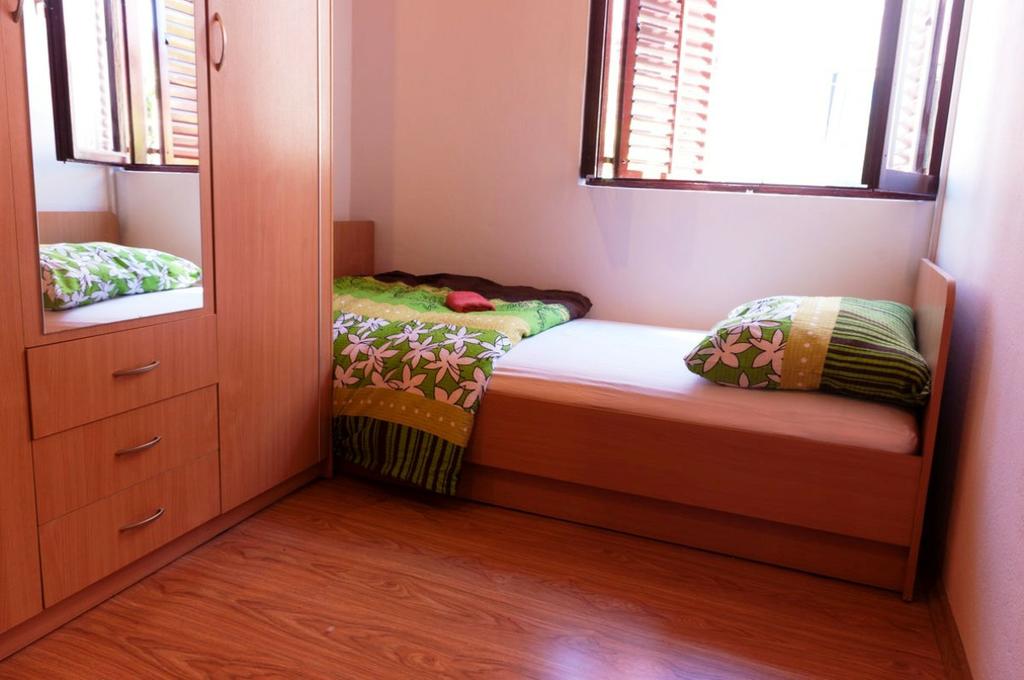 4 Zimmer 8 Betten in der Mitte