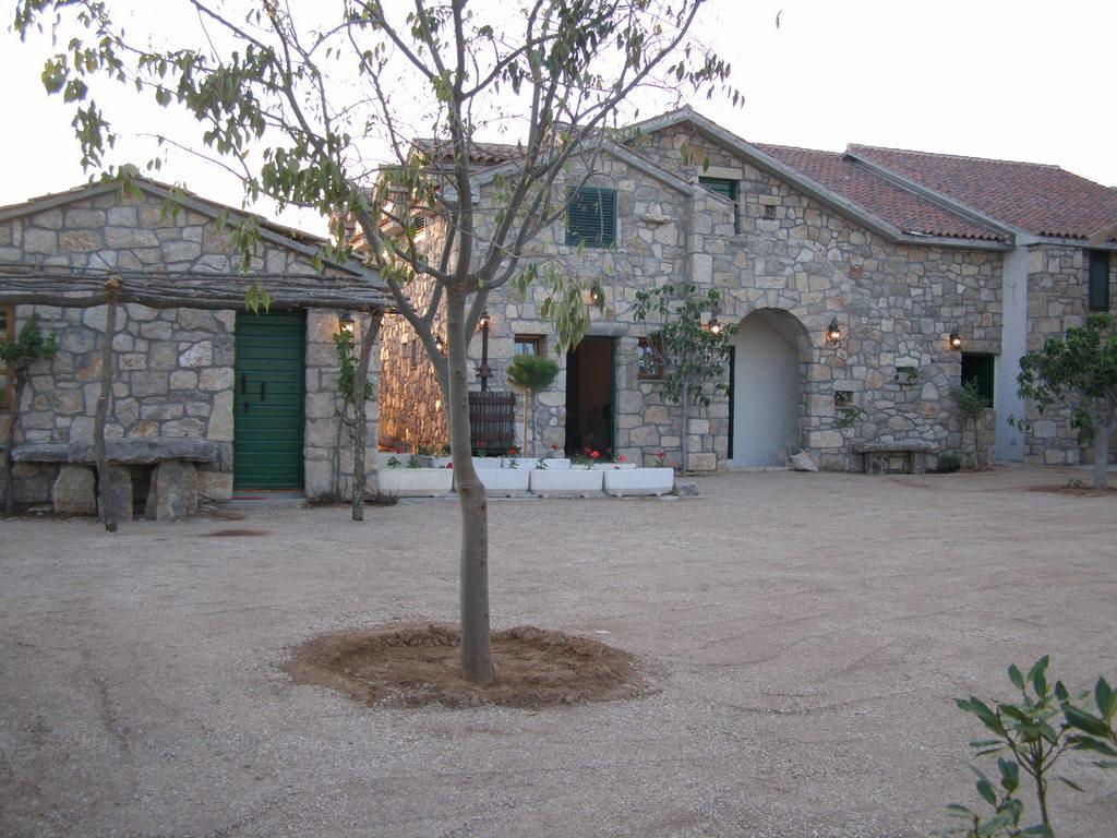 Roca, kuća dalmatinskog pršuta