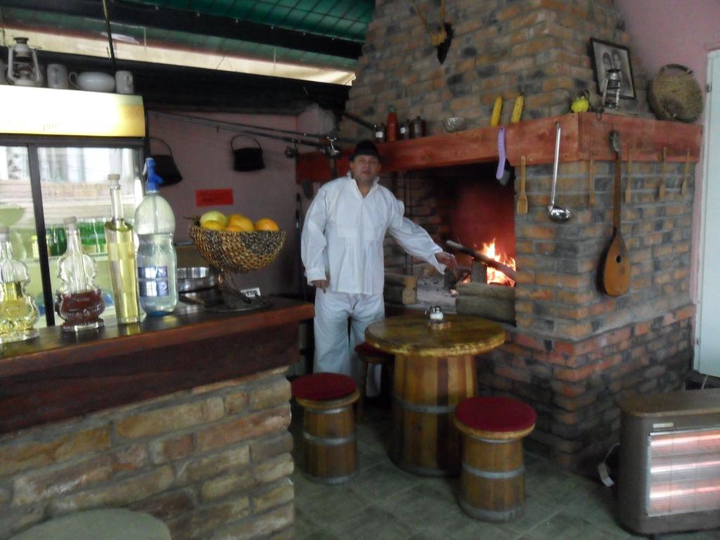 Ausflugsziel "Zeko", Aljmaš ,,, Übernachtung 80 kn pro Person
