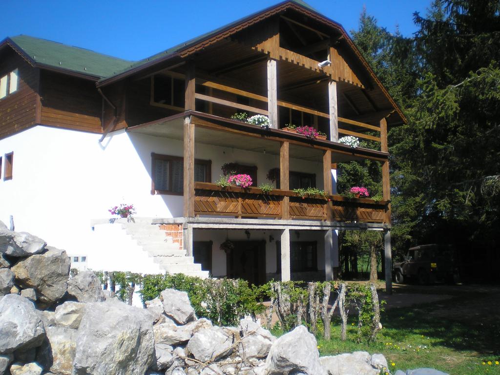 Šumski dvor