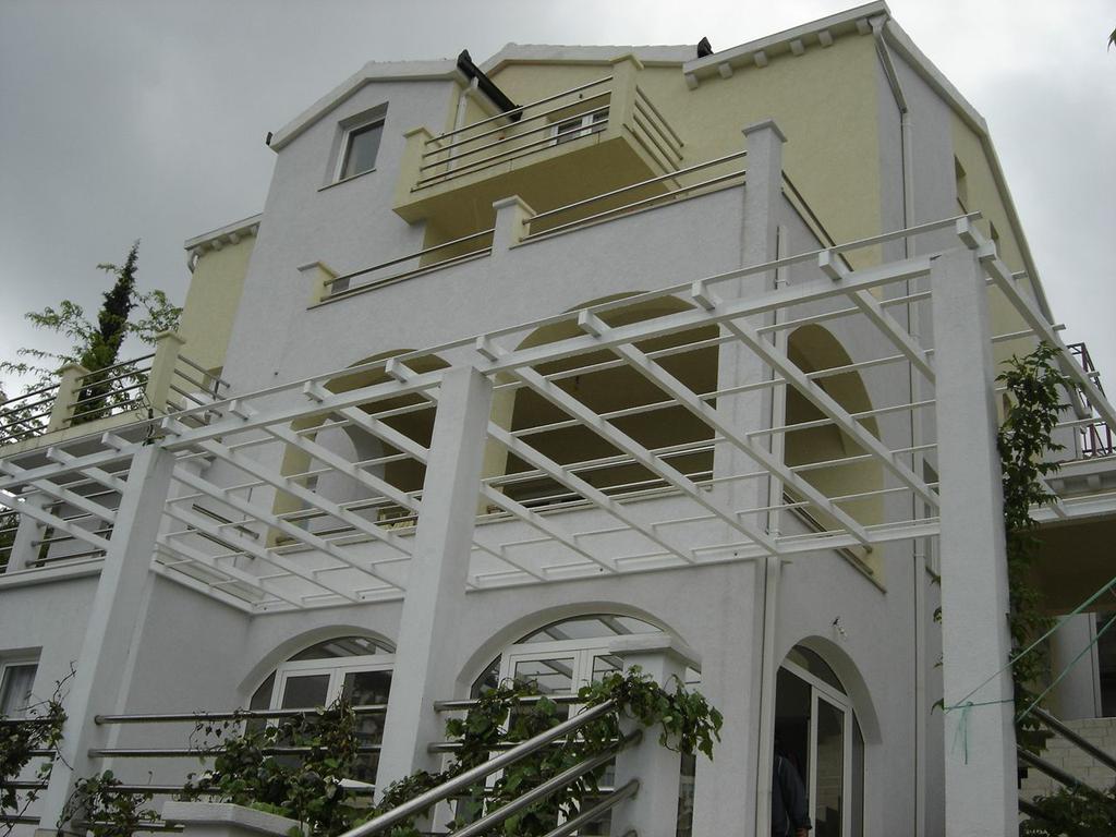 Villa Obad