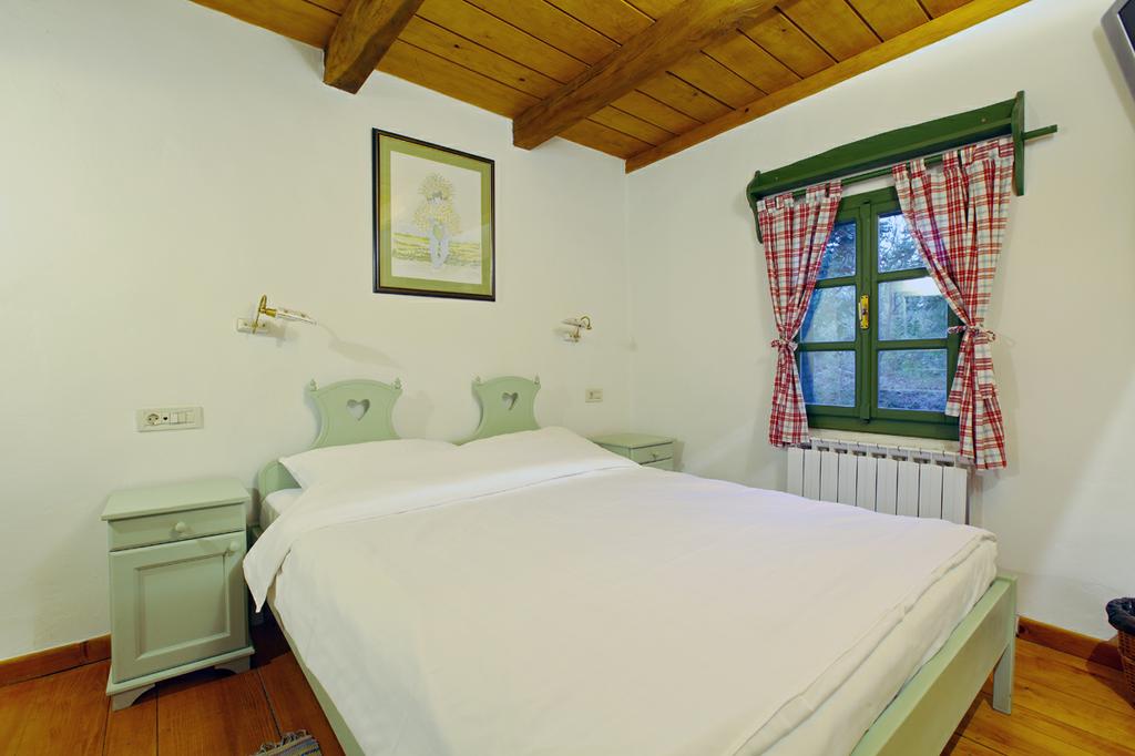 Vinarija, pansion & restaurant "Vuglec Breg"