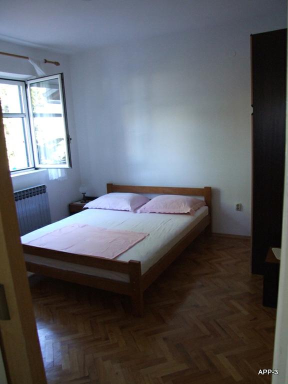 Apartments Dora, Murter