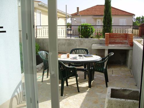 WOHNUNG / HAUS 2 + 2 Zablaće - ŠIBENIK