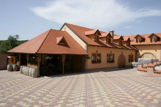 Family Farm Kolarić - Forest Palace