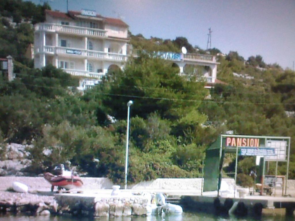 Insel Kaprije,Unterkunft 12 Eur/Pers,Strand+Liegenplatz fur Ihr Boot