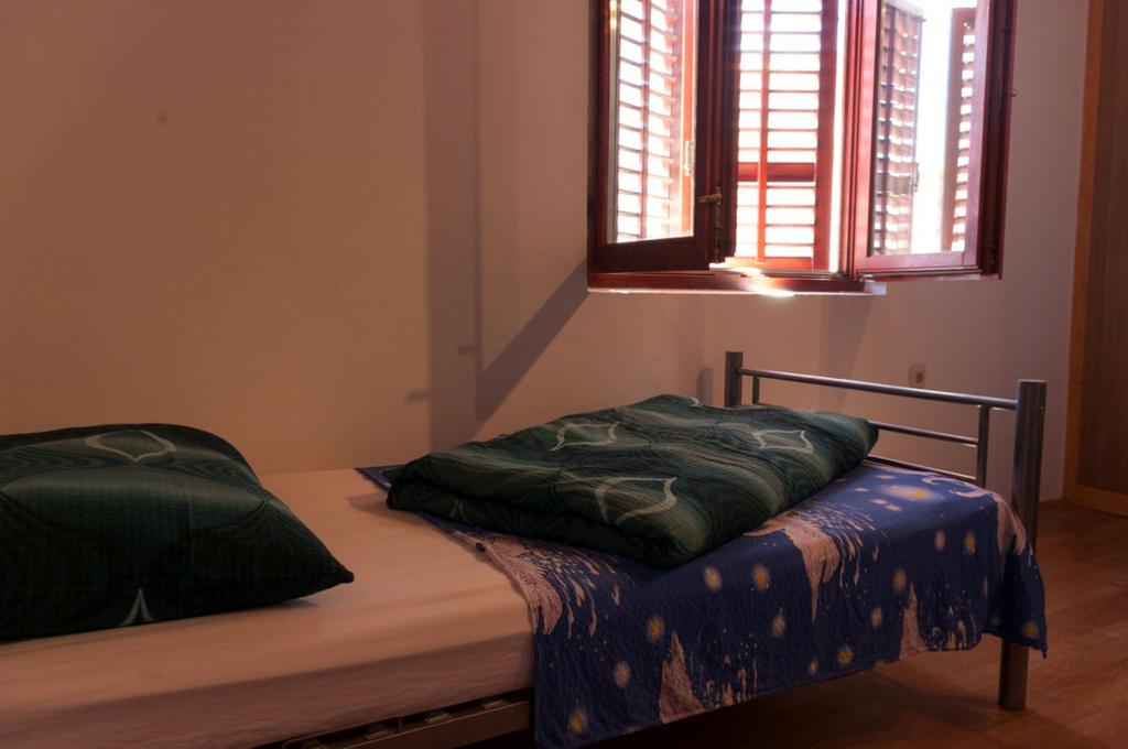 4 Zimmer 8 Betten in der Mitte