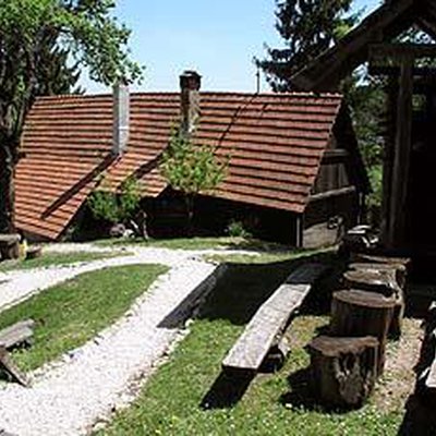 Etno house under Okić