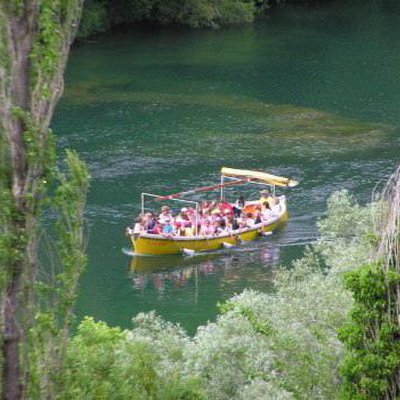 Barche sul fiume Cetina